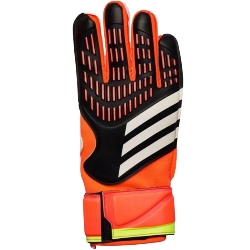 Az adidas Predator IN1599 narancssárga-fekete kézháta fehér adidas jelzéssel