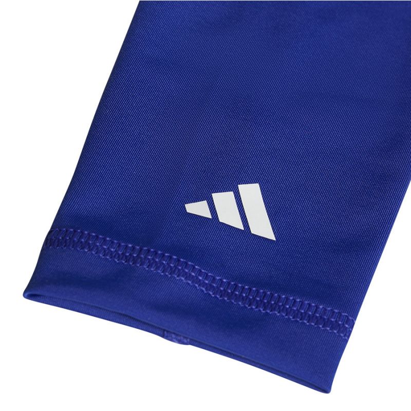 adidas Tiro kék tartóhüvelyének fehér márkajelzése és varrása