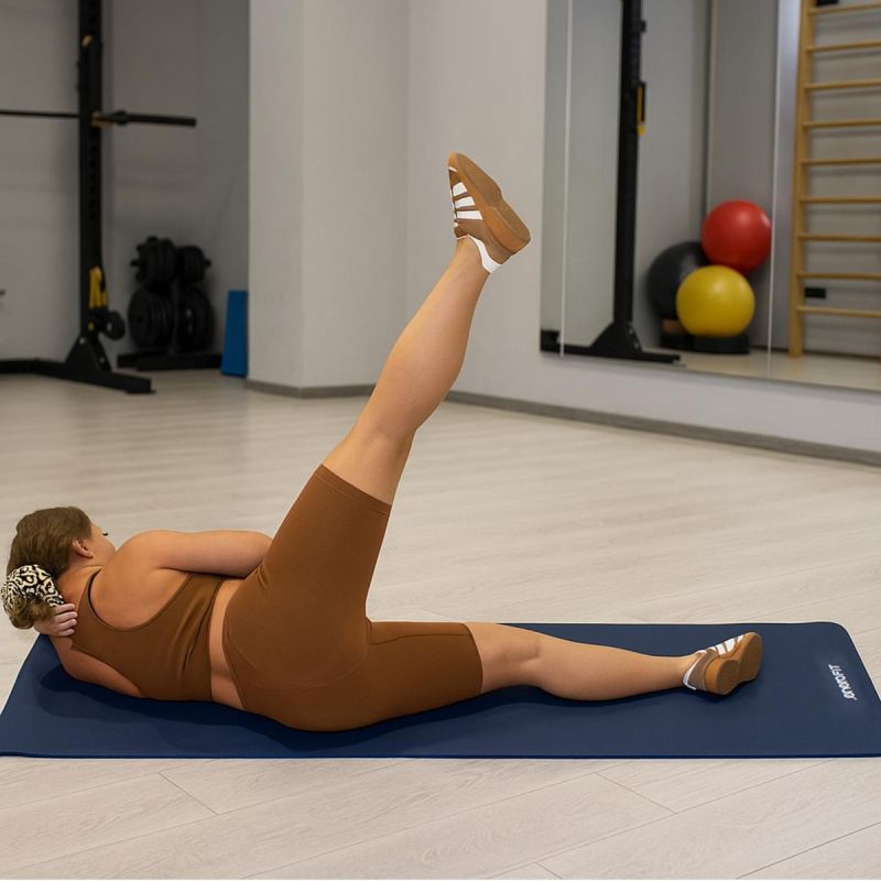 Enero Fit NBR fitneszszőnyeg hordtokkal, 183 × 60 cm, 10 mm. NBR hab. 8. gyári termékfotó.