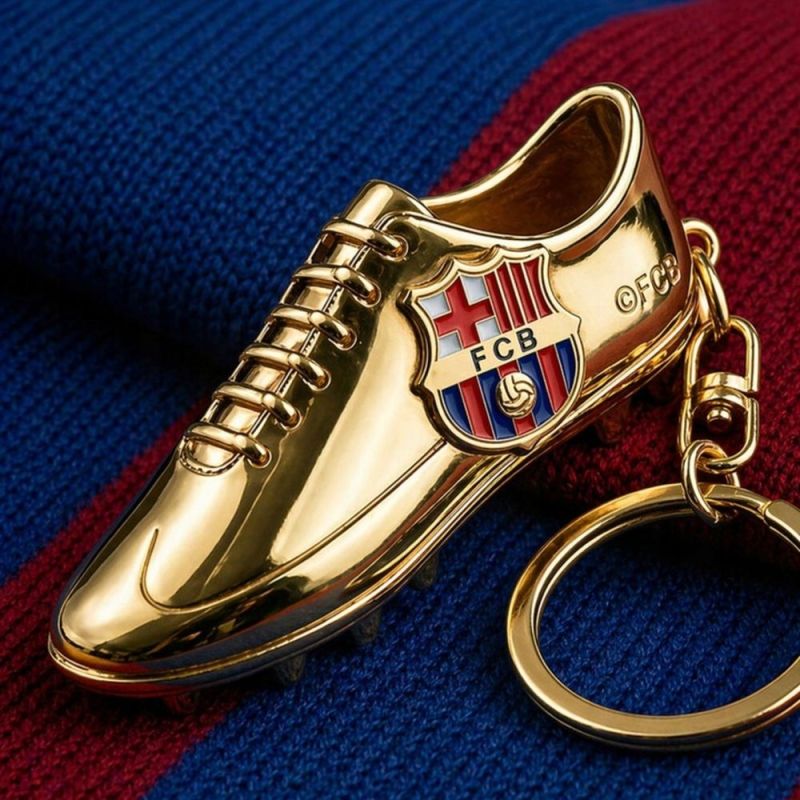 FC Barcelona B7084 focicipő alakú kulcstartó, aranyszínű, gyári termékkép.