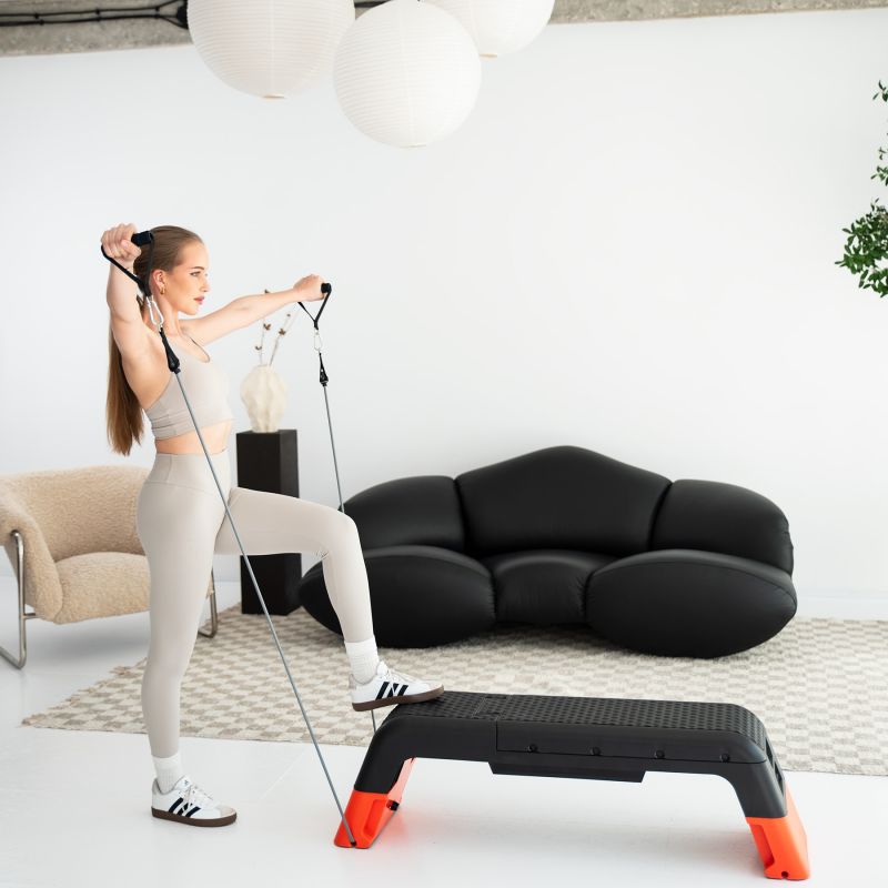 HMS AS009 PRO állítható step pad edzőpad funkcióval. Lapos, emelt platform fellépéses aerobikgyakorlatokhoz. 2. gyári termékfotó.