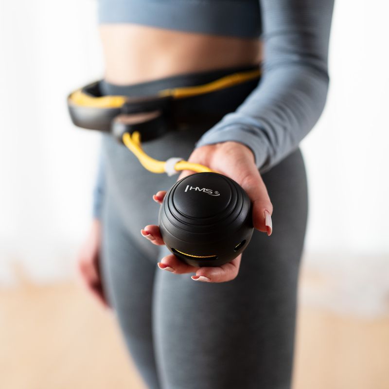 HMS HHM21 súlyozott hullahoppkarika számlálóval. Karikás fitneszeszköz ritmikus csípő- és törzsmozgáshoz. 31. gyári termékfotó.
