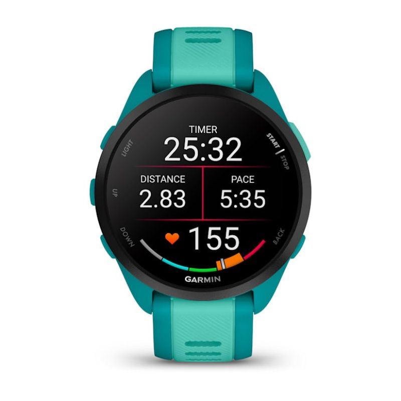 Garmin Forerunner 165 Music AMOLED 43 mm-es sportóra türkizkék szilikonszíjjal, szemből nézve, a kijelzőn aktív futási adatokkal és pulzusméréssel