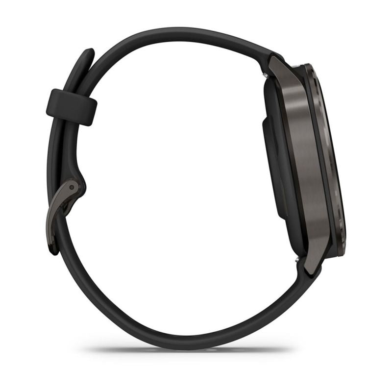 Garmin Venu 4 41 mm-es okosóra palaszürke kerettel és fekete szilikonszíjjal, oldalnézetből, vékony profilkialakítással
