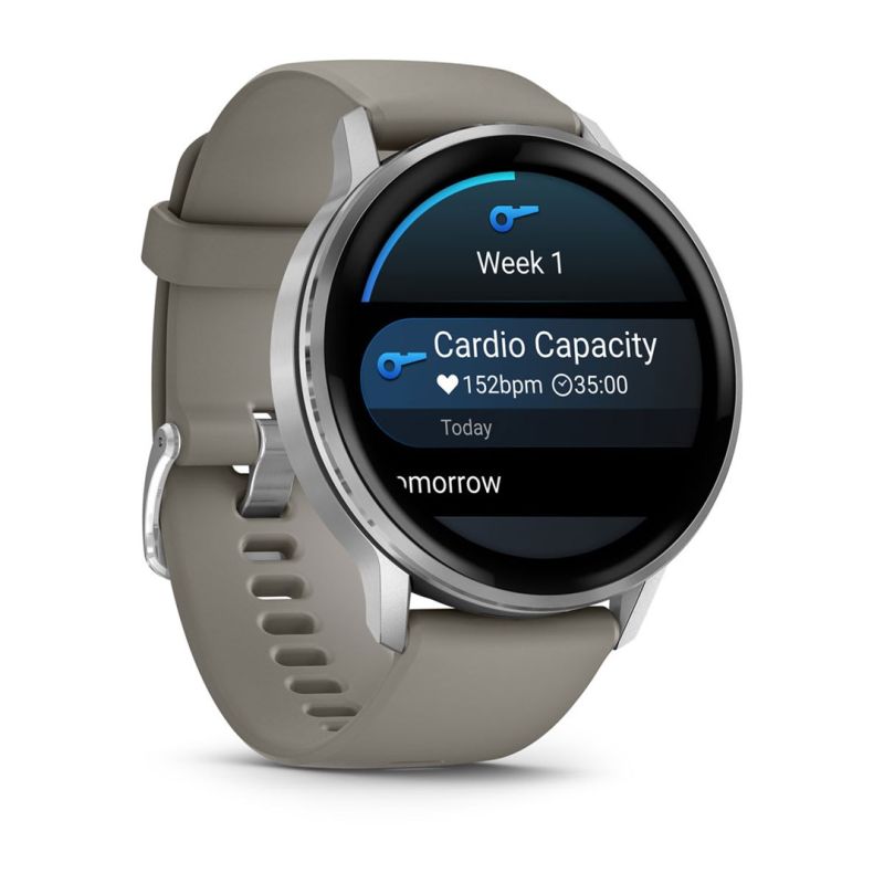 Garmin Venu 4 45 mm-es okosóra ezüst kerettel és szürke szilikonszíjjal, oldalnézetből, a kijelzőn kardió kapacitás edzésfunkcióval