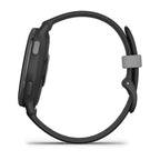 Garmin vívoactive 5 okosóra oldalnézete, ultrakönnyű, vékony kialakítás eloxált alumínium lünettával és ergonomikus gombokkal az Ifitcore kínálatában.