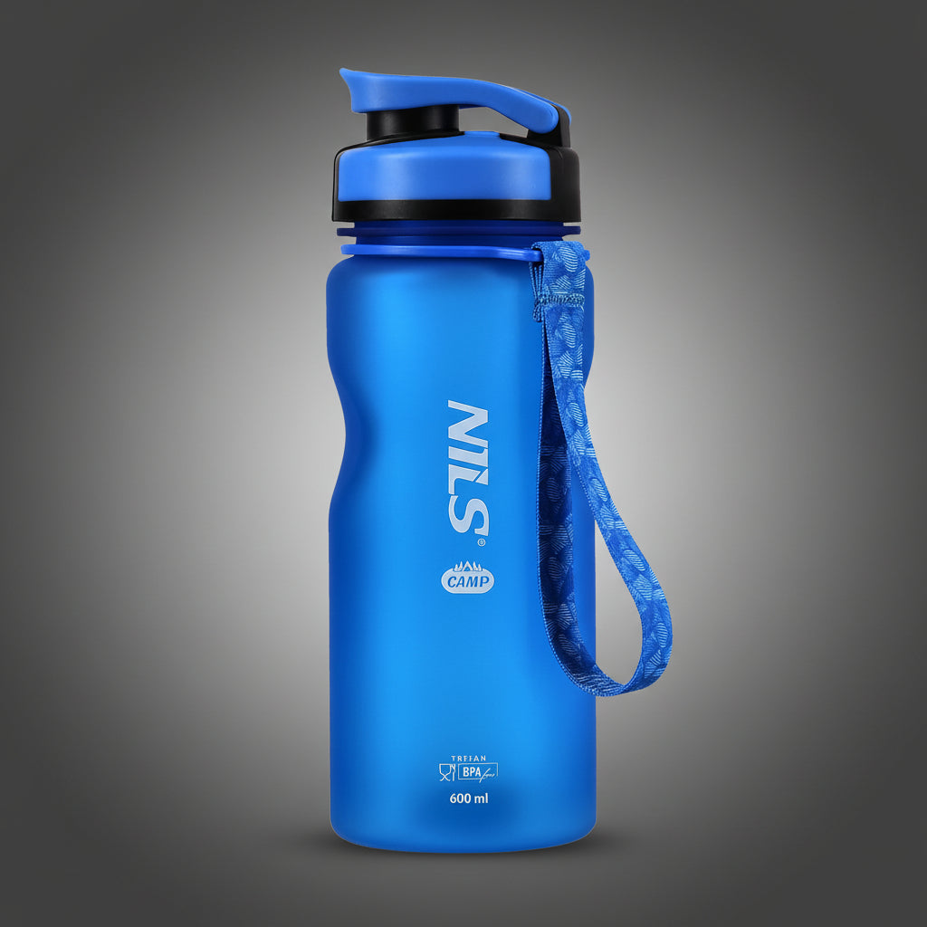 NILS Camp NC1740 kék BPA-mentes sportkulacs 600 ml űrtartalommal, zárható kupakkal.