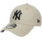 New Era 9Forty New York Yankees Mlb League Essential 12380590 férfi baseballsapka, bézs, gyári termékkép.