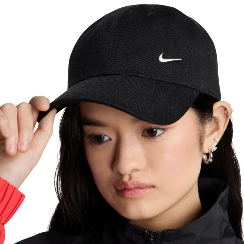 Nike Club , FZ5698 010 baseballsapka, fekete, gyári termékkép.