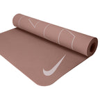 Nike Reversible kétoldalas jógaszőnyeg, 180 × 66 cm, 4 mm. 80% TPE és 20% PE. 5. gyári termékfotó.