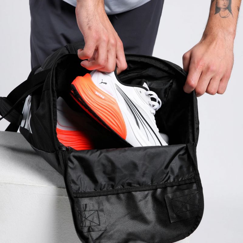 Puma Challenger 91145 01 sporttáska, M, fekete, gyári termékkép.